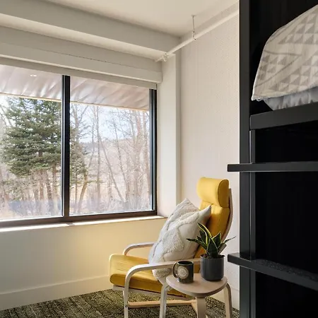 The Block Hotel & Commons Silverthorne Room photo