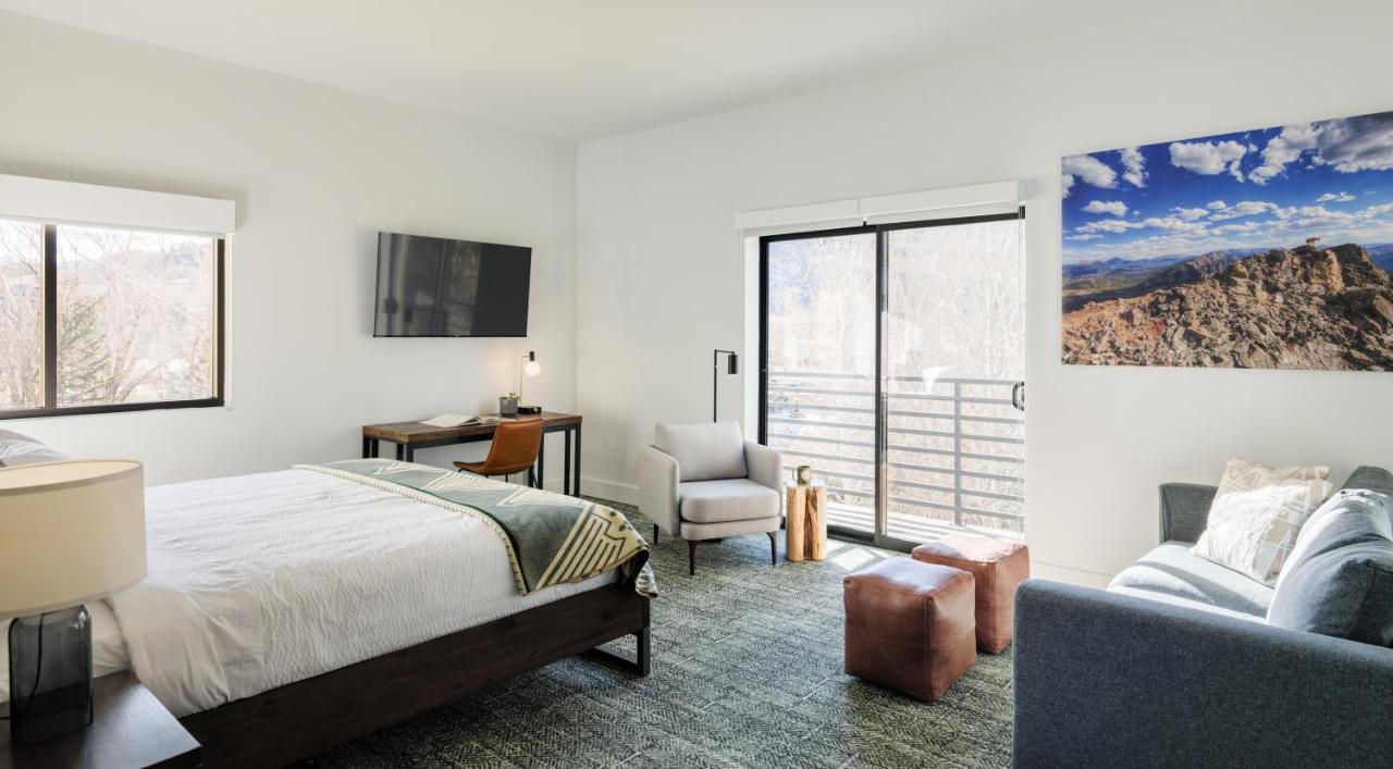 The Block & Commons Hotel
